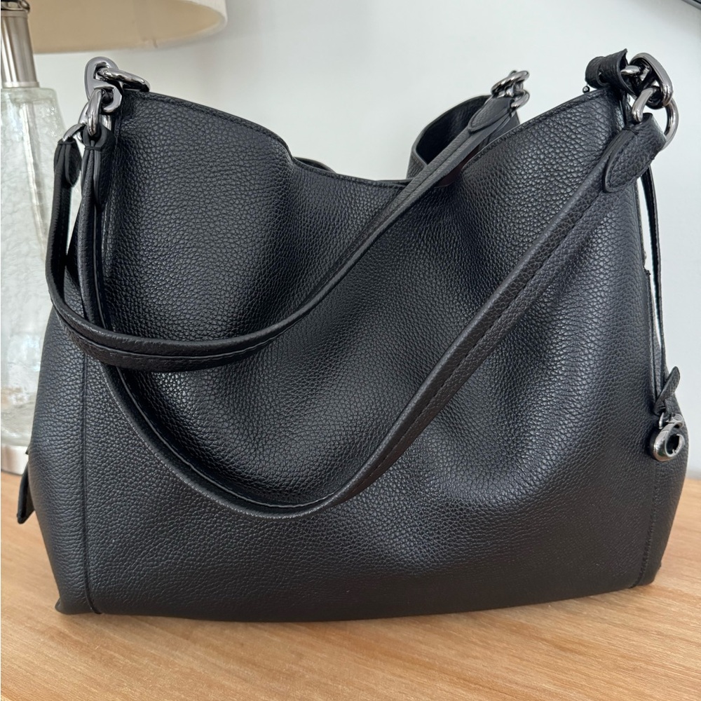 Like New Leather Coach shoulder bag.